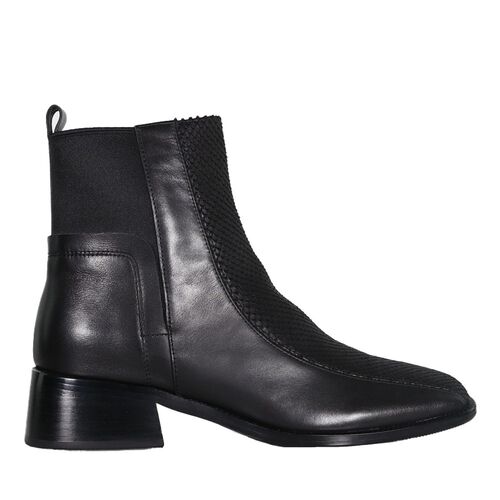 Minx Strider Boot